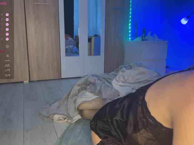 jucieLussie webcam