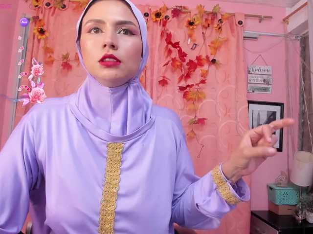 DarshaKhemu from BongaCams