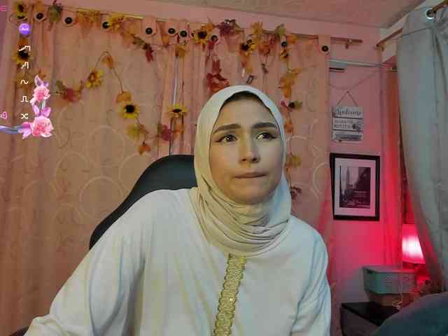 online nude chatroom DarshaKhemu