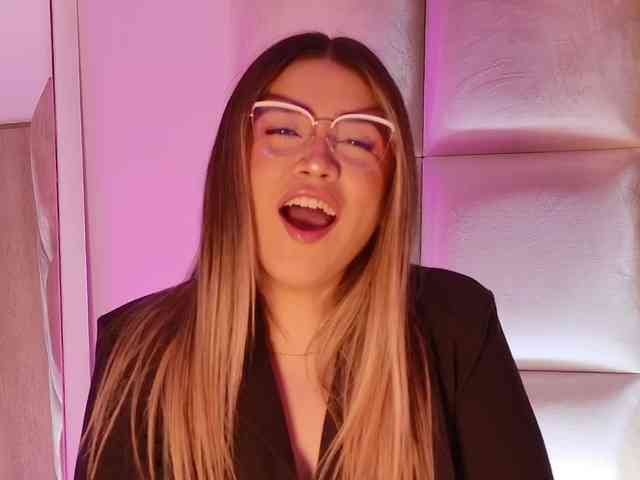 voyeur nude Kassia-Rogers
