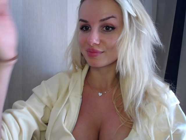 Cornelia22hot's BongaCams show and profile