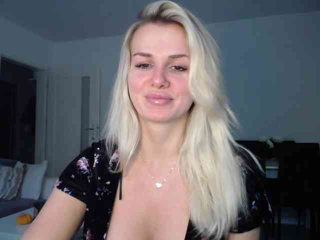Cornelia22hot webcam
