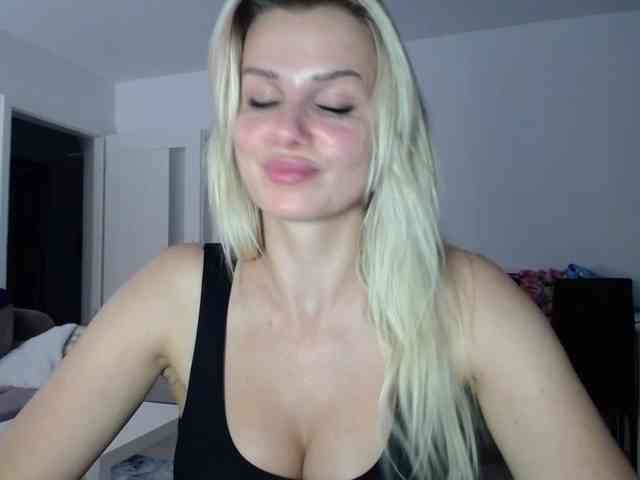 Cornelia22hot webcam