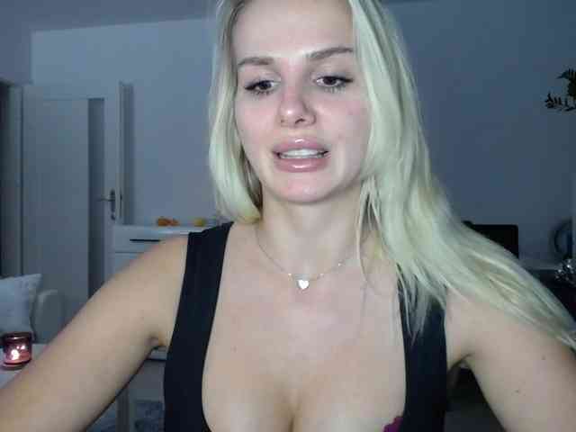 Cornelia22hot webcam