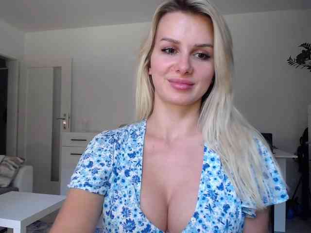 Cornelia22hot webcam