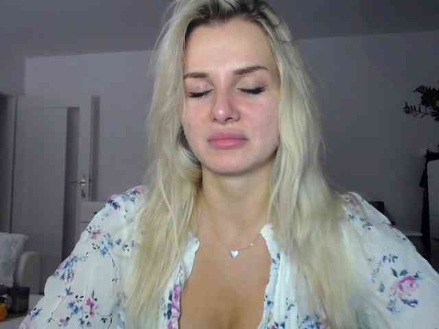 Cornelia22hot webcam