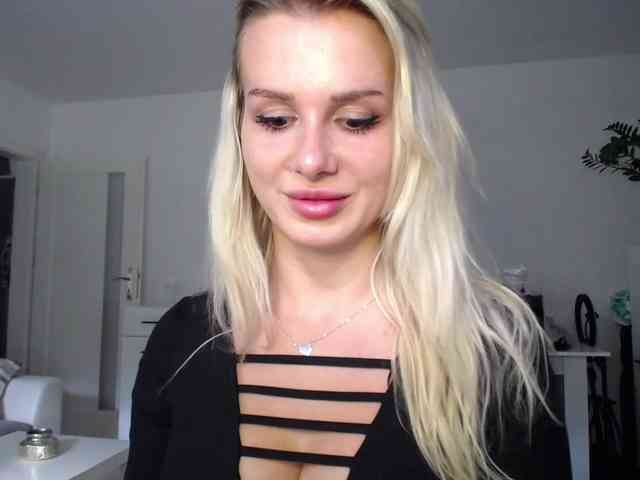 Cornelia22hot webcam