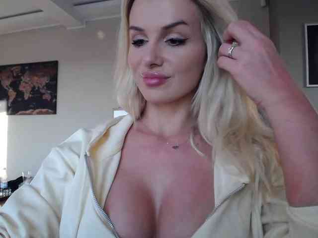 Cornelia22hot webcam