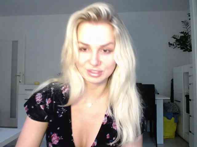 Cornelia22hot webcam