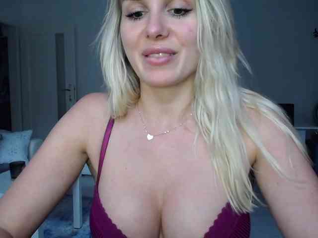 Cornelia22hot webcam