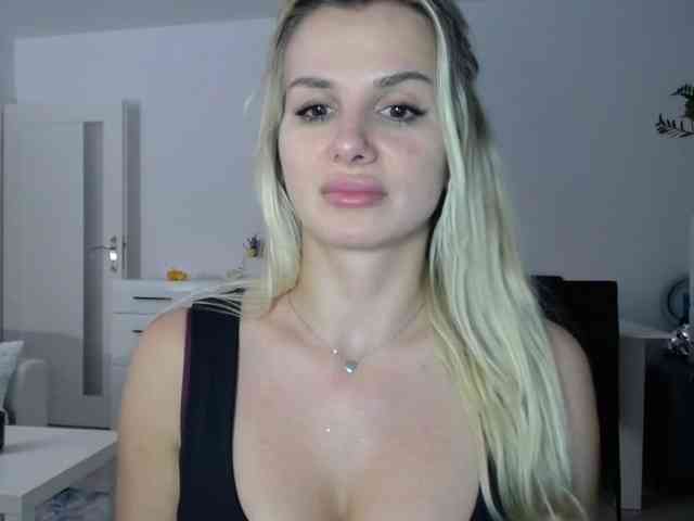 Cornelia22hot webcam