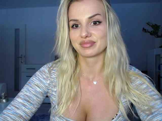 Cornelia22hot webcam