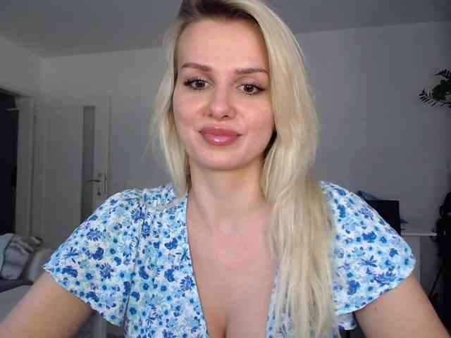 Cornelia22hot webcam