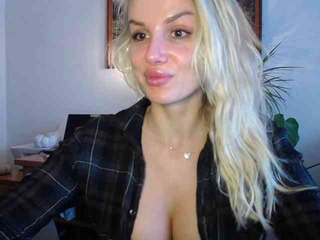 Cornelia22hot webcam