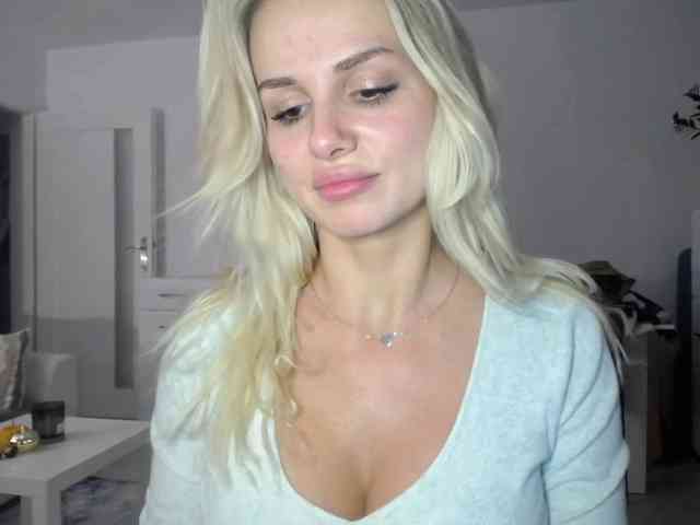 Cornelia22hot webcam