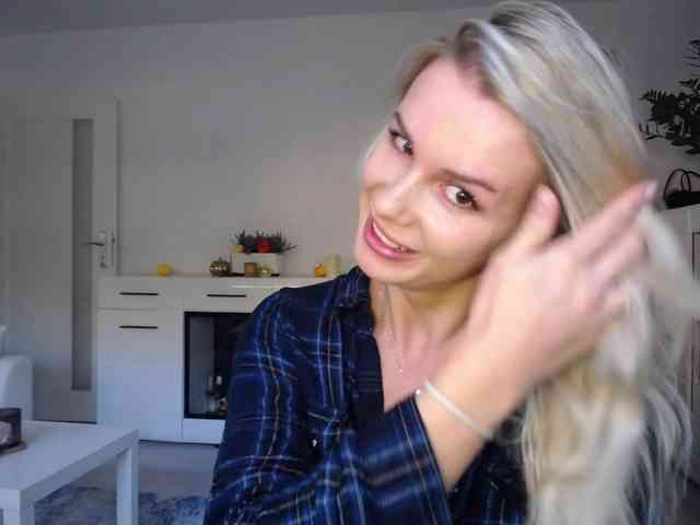 Cornelia22hot webcam