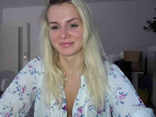 Cornelia22hot webcam