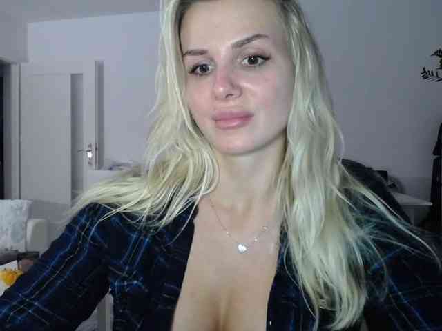 Cornelia22hot webcam