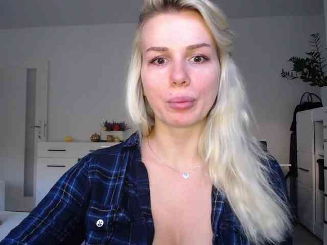 Cornelia22hot webcam