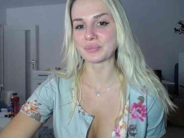 Cornelia22hot webcam