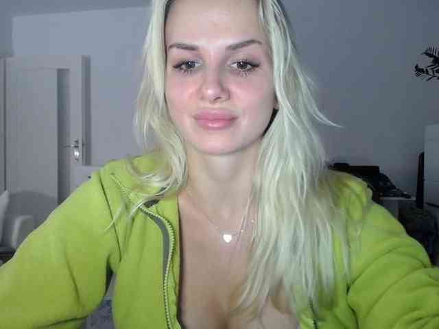 Cornelia22hot webcam