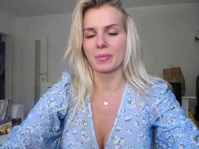 Cornelia22hot webcam
