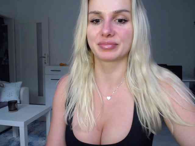 Cornelia22hot webcam