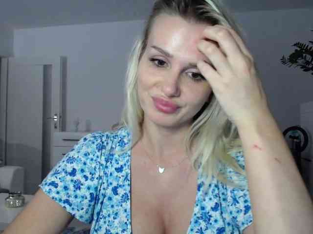 Cornelia22hot webcam