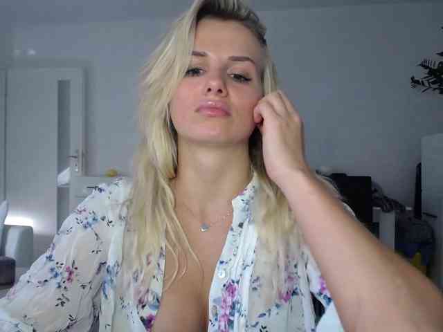 Cornelia22hot webcam