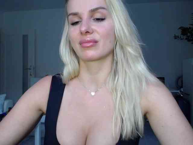 Cornelia22hot webcam