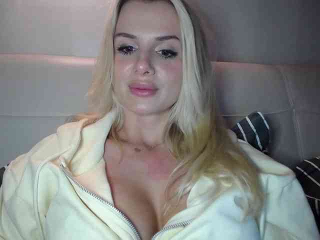 Cornelia22hot webcam