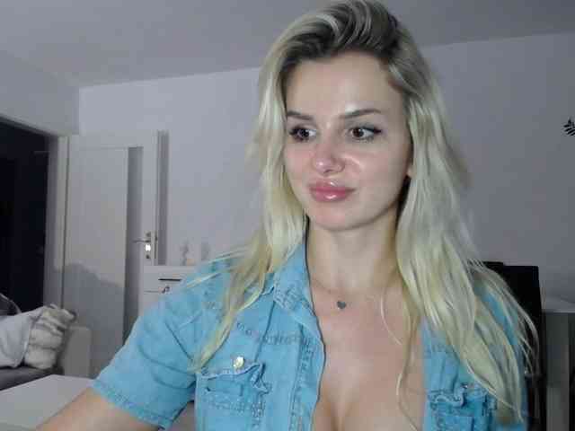 Cornelia22hot webcam