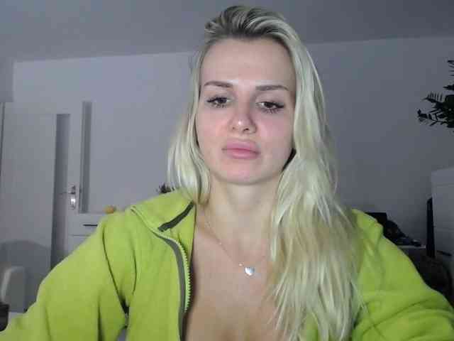 Cornelia22hot webcam