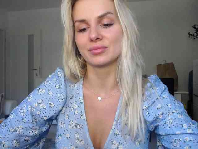 Cornelia22hot webcam