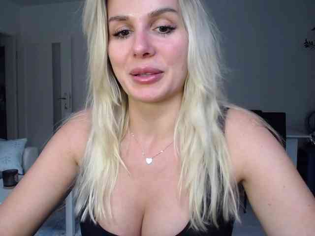 Cornelia22hot webcam