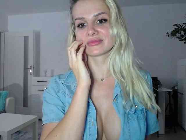 Cornelia22hot webcam