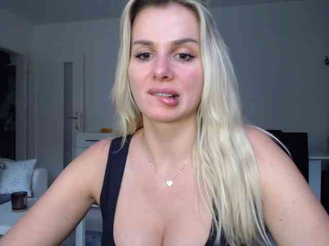 Cornelia22hot webcam