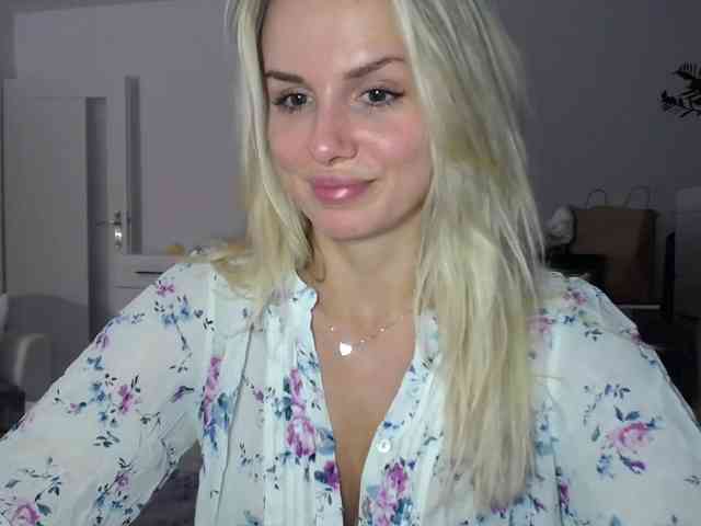 Cornelia22hot webcam