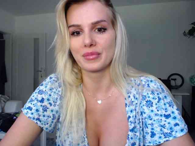 Cornelia22hot webcam