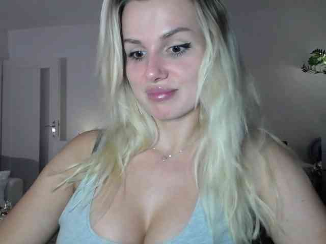 Cornelia22hot webcam