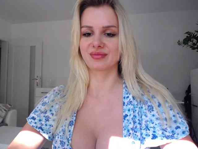 Cornelia22hot webcam