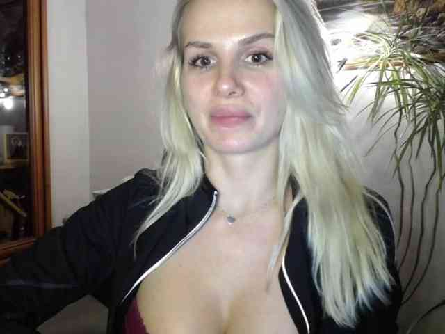 Cornelia22hot webcam