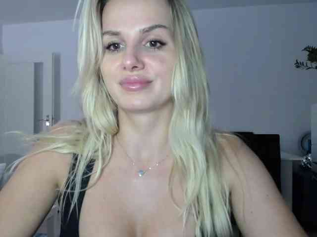 Cornelia22hot webcam