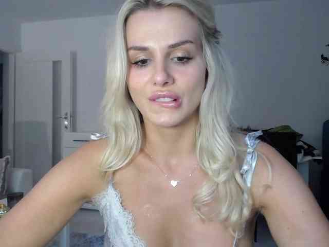 Cornelia22hot webcam