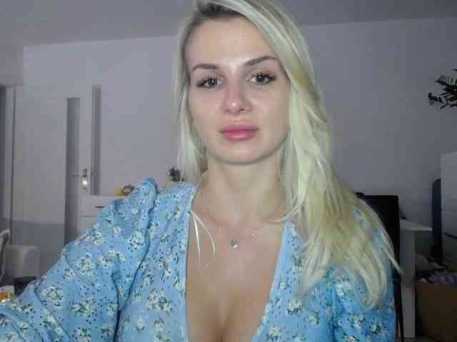 Cornelia22hot webcam