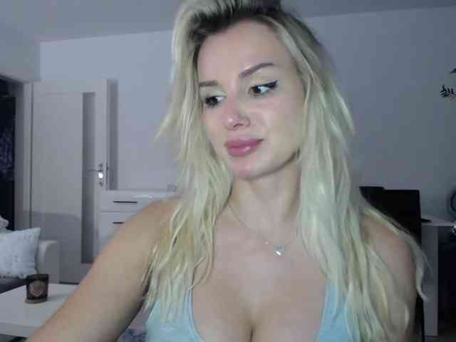Cornelia22hot webcam