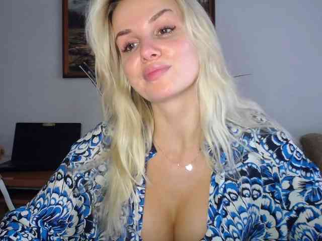 Cornelia22hot webcam