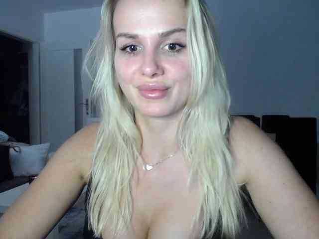 Cornelia22hot webcam