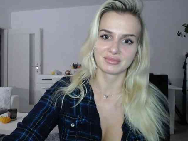 Cornelia22hot webcam
