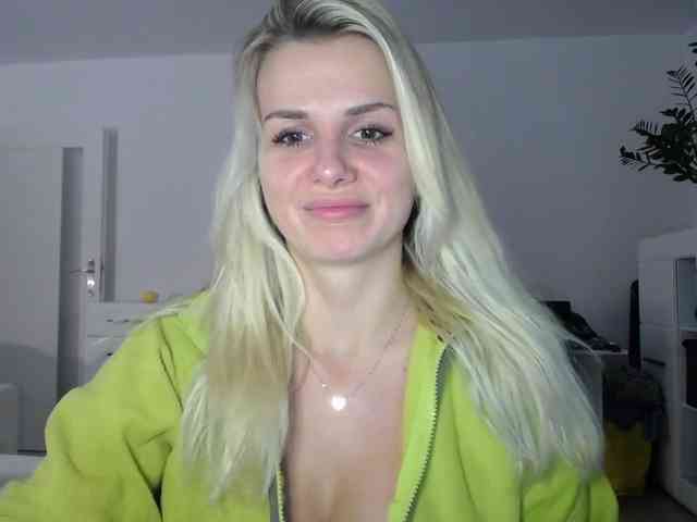 Cornelia22hot webcam
